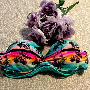 Gorgeous bikini top size xl perfect for the summer 😎🥰, must go